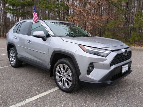 Used 2023 Toyota RAV4 XLE Premium image 2