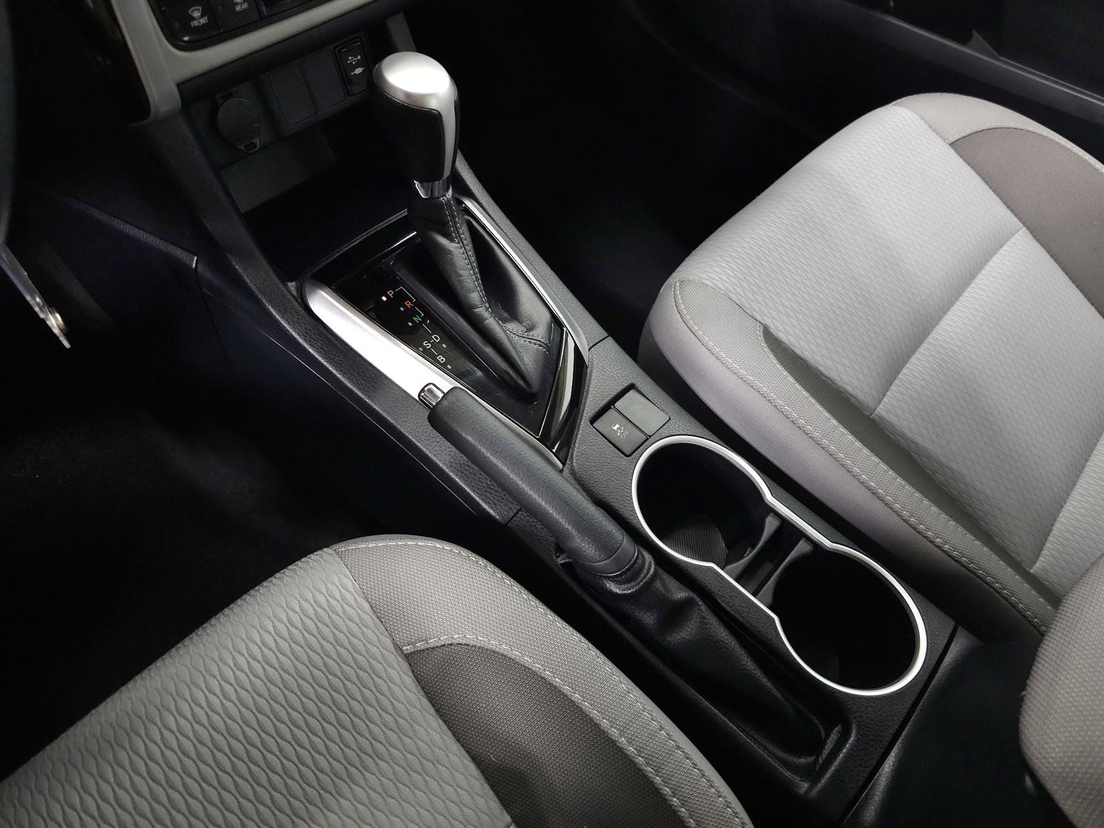 Used 2018 Toyota Corolla LE FWD image 22