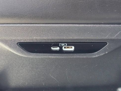 Used 2023 Chrysler Pacifica Touring-L FWD image 20