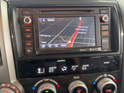 Used 2015 Toyota Sequoia Platinum image 23