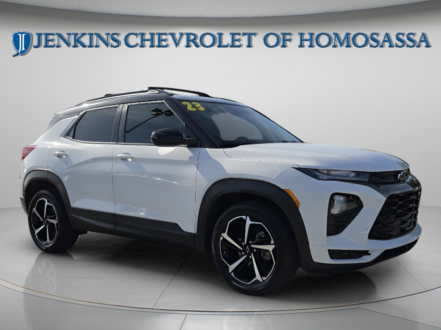 Used 2023 Chevrolet TrailBlazer RS FWD image 2