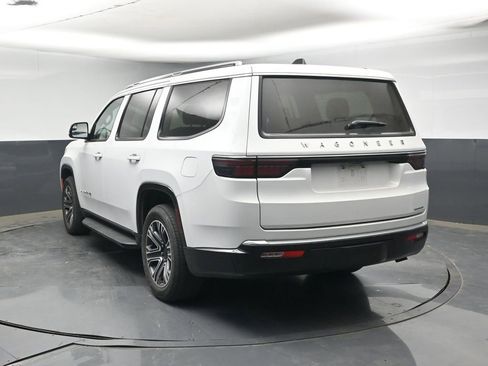 Used 2024 Jeep Wagoneer Series II w/ Flexible Seating Group image 4
