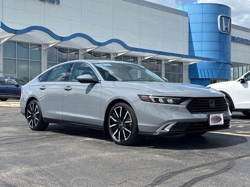 Certified 2023 Honda Accord Touring image 3