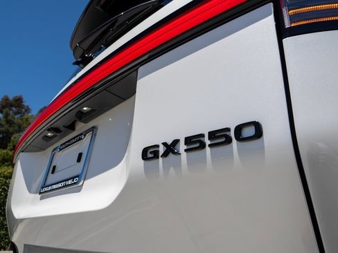 New 2026 Lexus GX 550 image 8