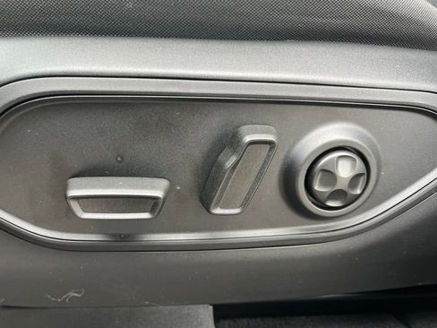 New 2025 Jeep Grand Cherokee Laredo X w/ Luxury Tech Group I image 29