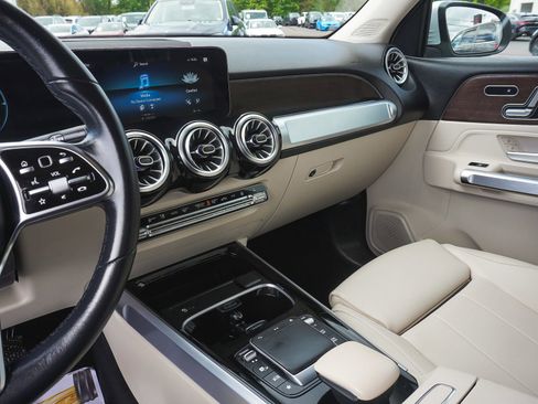 Used 2023 Mercedes-Benz EQB 300 4MATIC image 32