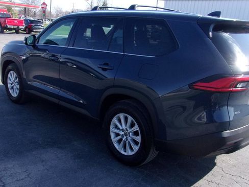 Used 2024 Toyota Grand Highlander AWD image 2