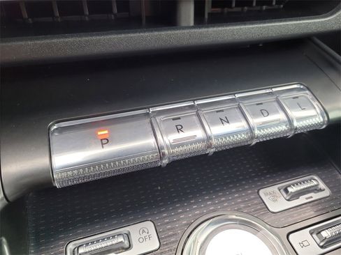 Certified 2024 Lincoln Nautilus Premier w/ Equipment Group 102A image 24