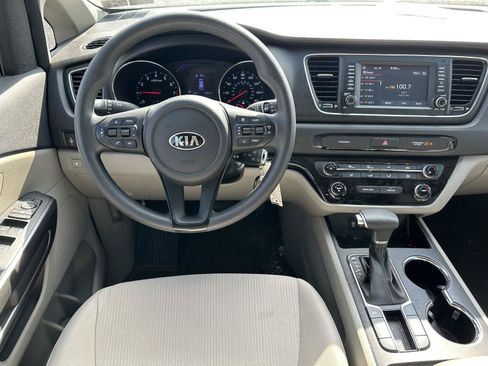 Used 2019 Kia Sedona LX FWD image 12