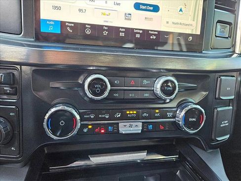 Used 2025 Ford F250 Lariat w/ Chrome Package image 17