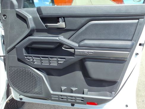 Certified 2025 Toyota Tacoma TRD Off-Road image 24