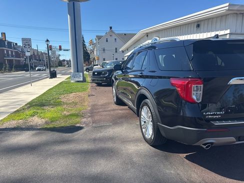 Used 2021 Ford Explorer Limited w/ Equipment Group 301A AWD/4WD image 5