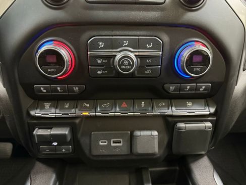 Used 2021 Chevrolet Silverado 2500 LTZ w/ LTZ Plus Package image 27