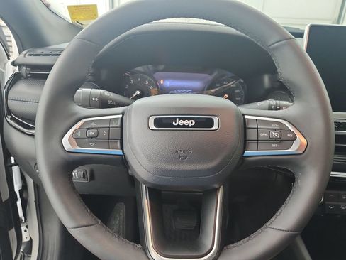 Certified 2025 Jeep Compass Latitude w/ Convenience Group AWD/4WD image 25