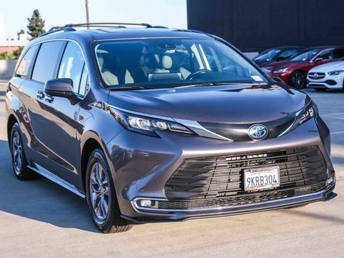 Certified 2024 Toyota Sienna XLE w/ XLE Plus Package AWD/4WD image 3