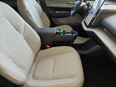 New 2025 Volvo EX30 Ultra w/ Protection Package Premier image 15