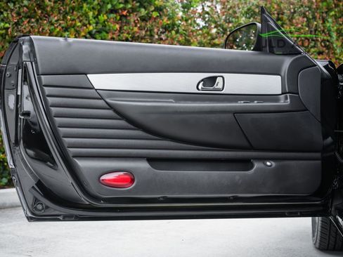 Used 2004 Ford Thunderbird Premium image 41