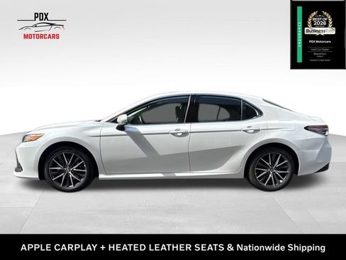 Used 2022 Toyota Camry XLE FWD image 2