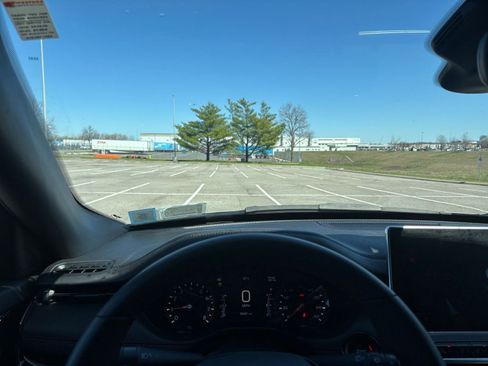 Used 2025 Jeep Compass Trailhawk w/ Trailer Tow Group image 33