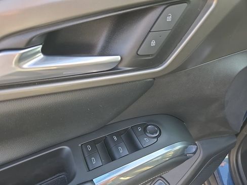 Used 2025 Chevrolet Traverse LT AWD/4WD image 21