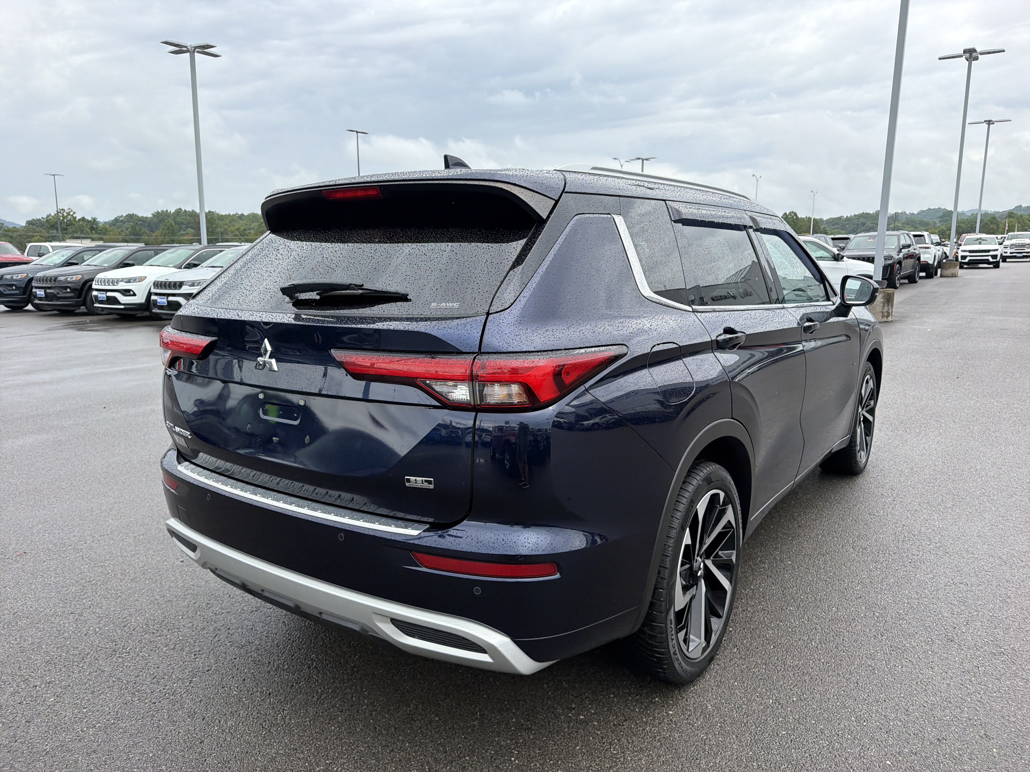 Used 2022 Mitsubishi Outlander SEL AWD/4WD image 7