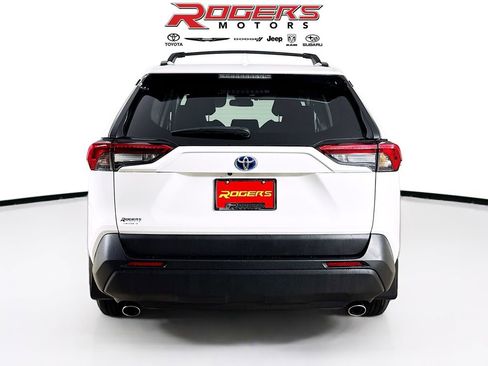 Certified 2024 Toyota RAV4 XLE w/ Convenience Package image 7