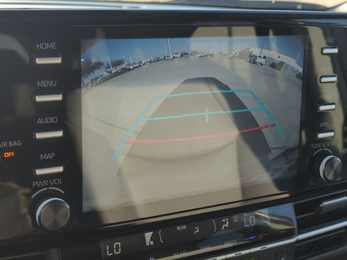 Used 2024 Toyota Sienna XLE image 25