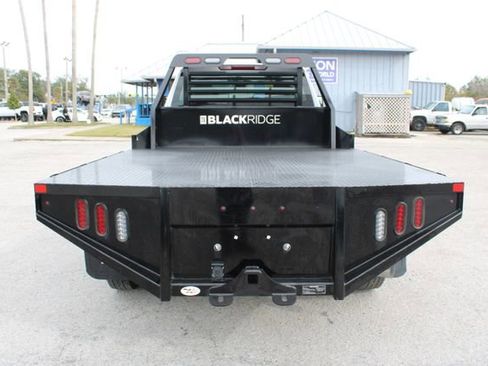 Used 2025 Chevrolet Silverado 3500 W/T image 9