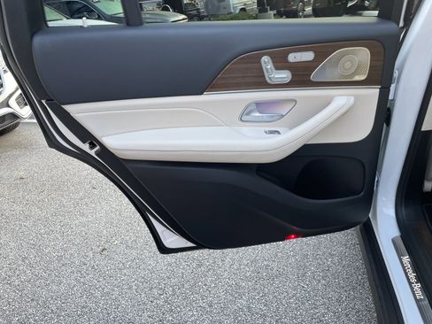 Certified 2024 Mercedes-Benz GLS 450 4MATIC image 39