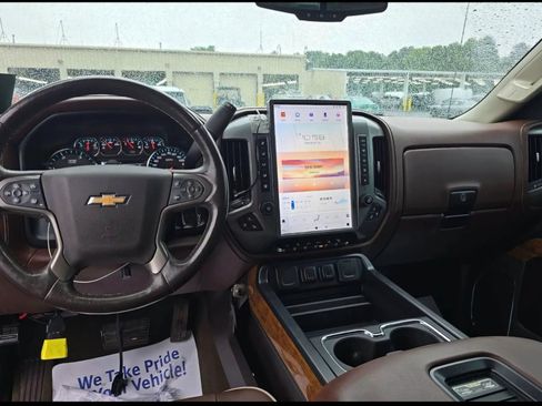 Used 2016 Chevrolet Silverado 2500 High Country w/ Duramax Plus Package AWD/4WD image 10
