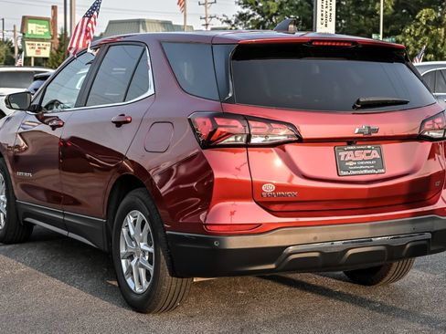 Used 2024 Chevrolet Equinox LT w/ LPO, Floor Liner Package FWD image 8