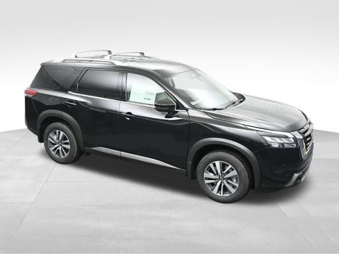 Used 2025 Nissan Pathfinder SL FWD image 30