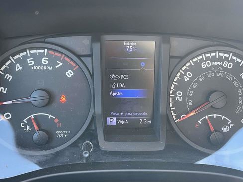 Used 2018 Toyota Tacoma SR w/ SR Convenience Package AWD/4WD image 19