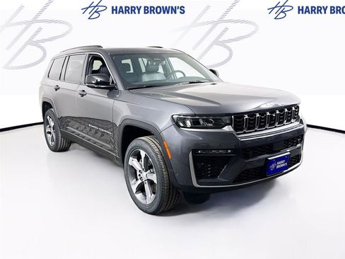 New 2026 Jeep Grand Cherokee L Limited w/ Luxury Tech Group II AWD/4WD image 29