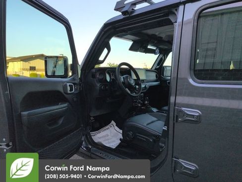 Used 2024 Jeep Wrangler Unlimited Rubicon AWD/4WD image 9