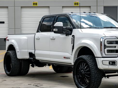 Used 2026 Ford F450 Platinum w/ Platinum Plus Package AWD/4WD image 24