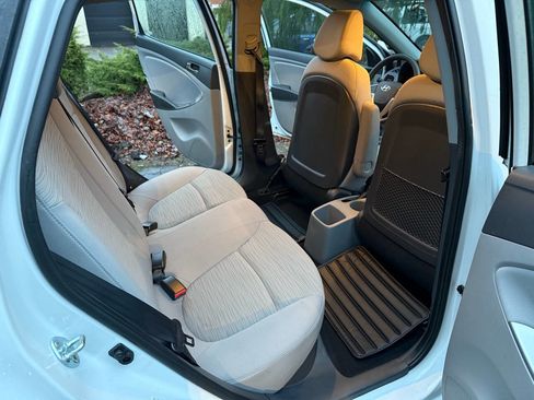 Used 2017 Hyundai Accent SE image 11