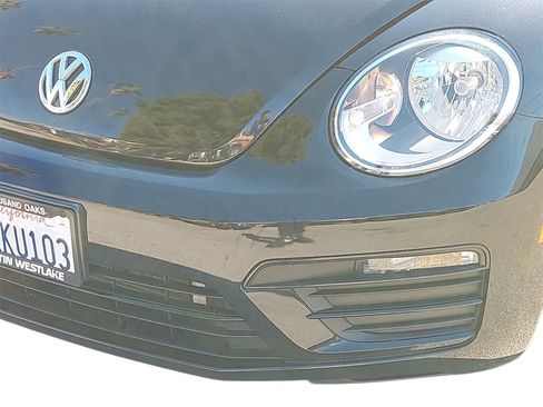 Used 2018 Volkswagen Beetle 2.0T S w/ Style & Comfort Package For S image 9