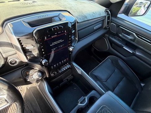 Used 2020 RAM 1500 Laramie AWD/4WD image 17