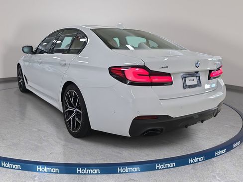Certified 2022 BMW 530i xDrive w/ M Sport Package image 9