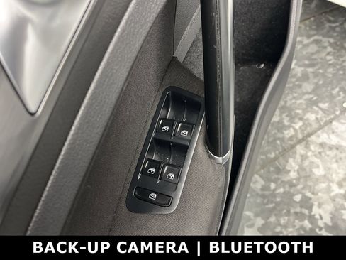 Used 2020 Volkswagen Golf 4-Door image 7