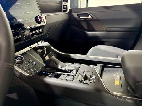 Used 2025 Lexus GX 550 image 21