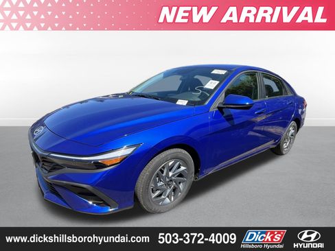 Used 2025 Hyundai Elantra Hybrid FWD image 1