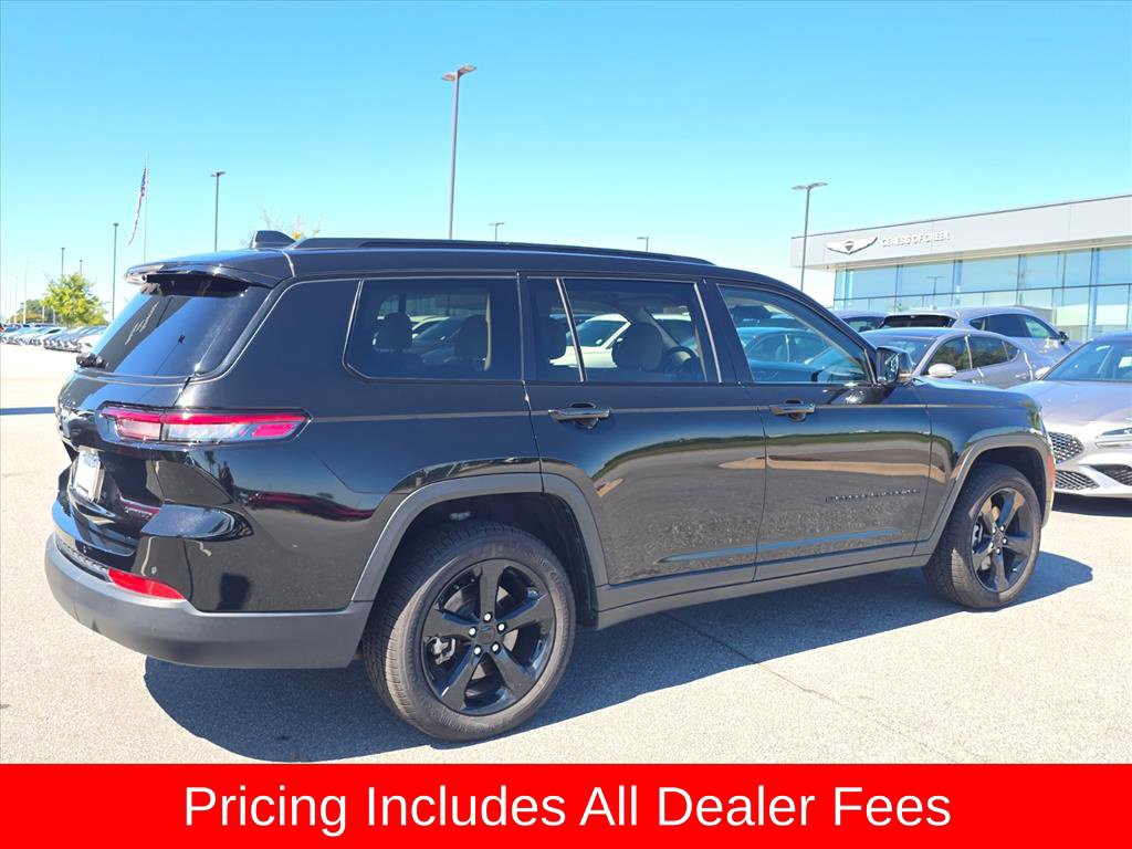 Used 2022 Jeep Grand Cherokee L Limited w/ Luxury Tech Group II RWD image 3