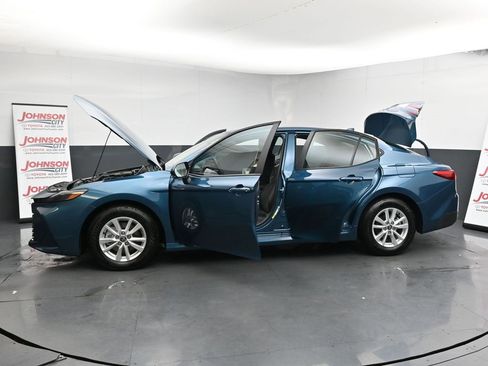 Used 2026 Toyota Camry LE image 45