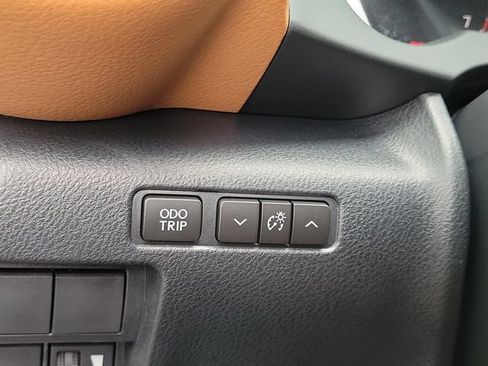 Used 2025 Lexus IS 350 F Sport RWD image 13