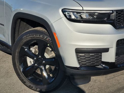 New 2025 Jeep Grand Cherokee L Altitude image 6