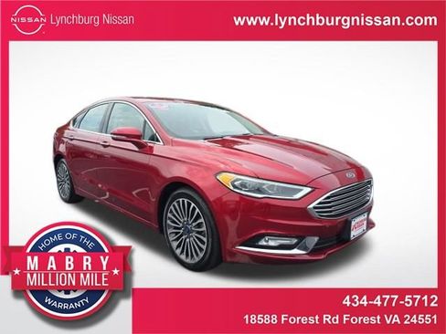 Used 2017 Ford Fusion SE w/ Fusion SE Technology Package FWD image 1
