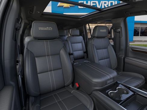 New 2026 Chevrolet Suburban High Country image 19