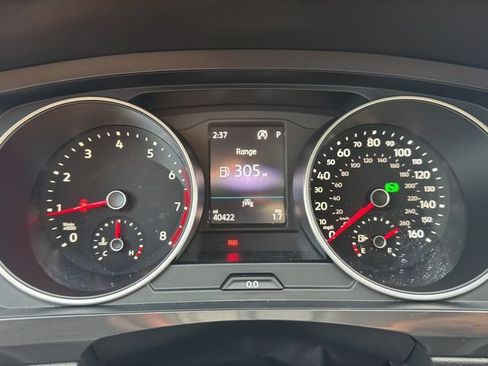 Used 2020 Volkswagen Tiguan SE w/ Panoramic Sunroof Package FWD image 29